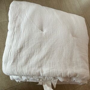 Boll&branch White dream comforter F/queen 489$